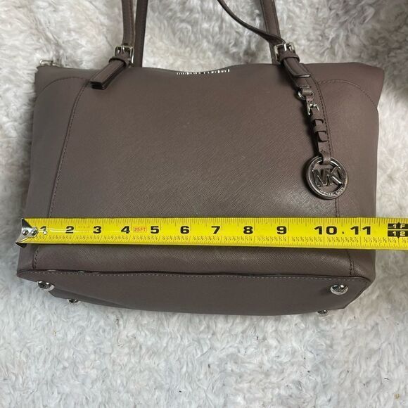 Michael Kors Jet Set Safiano Gray leather tote Silver tone hardwares & l… - Picture 10 of 16